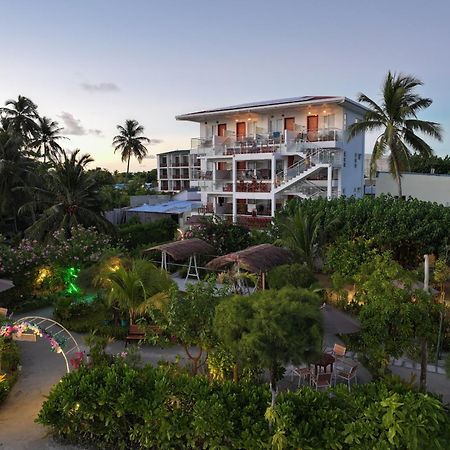 Hotel Reef Edge Thulusdhoo, Maldives Exterior foto